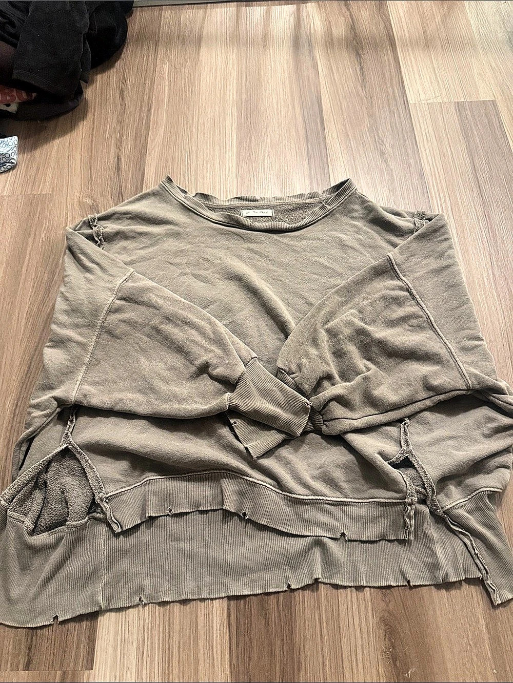 We The Free Raw Edge Sweatshirt Size Small in Gray/green